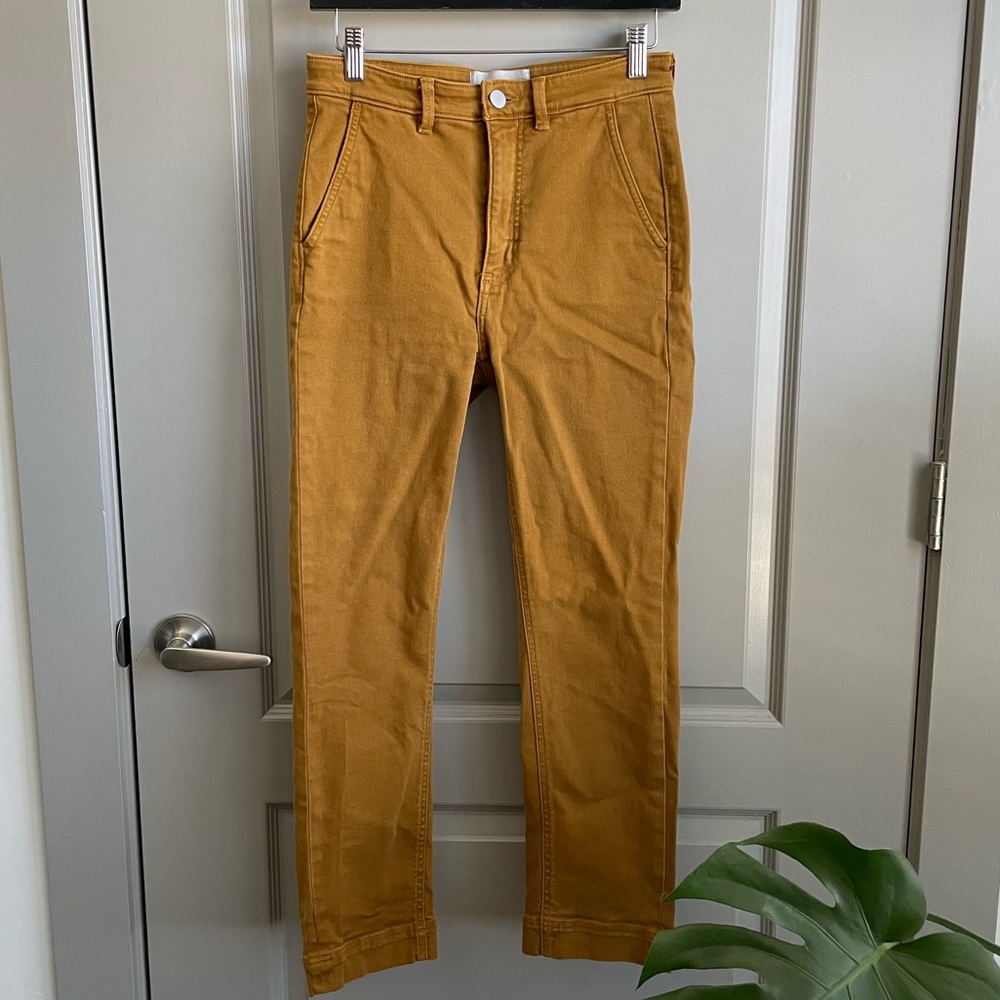 Everlane The Slim Leg Crop Pant in Brass
